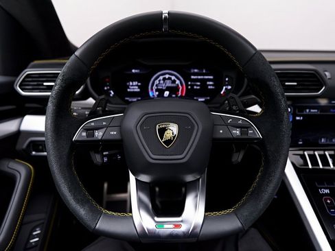 Used 2021 Lamborghini Urus image 60