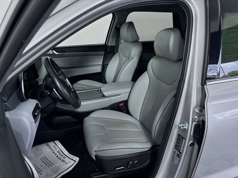 Used 2025 Hyundai Palisade SEL FWD image 11