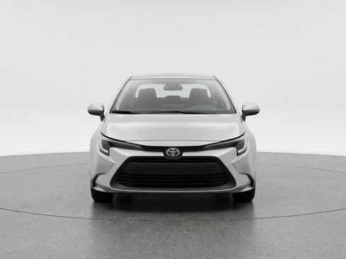 Used 2025 Toyota Corolla LE FWD image 2