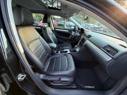 Used 2019 Volkswagen Passat 2.0T Wolfsburg FWD image 13