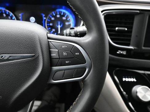 Used 2022 Chrysler Voyager LX FWD image 20