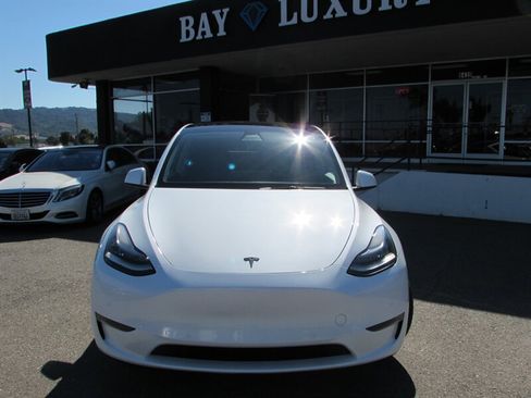 Used 2021 Tesla Model Y Long Range AWD/4WD image 4