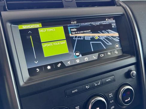 Used 2020 Land Rover Discovery Landmark image 34