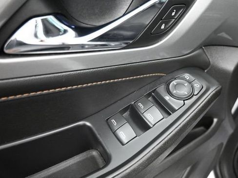 Used 2021 Chevrolet Traverse LT FWD image 12