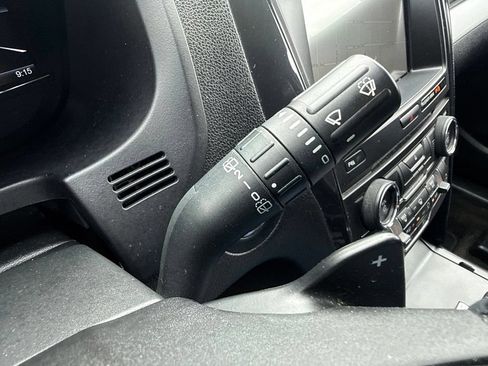 Used 2017 Ford Explorer XLT w/ Equipment Group 202A AWD/4WD image 31