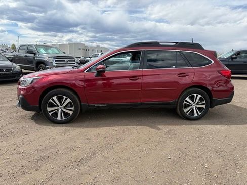 Used 2018 Subaru Outback 3.6R Limited image 2