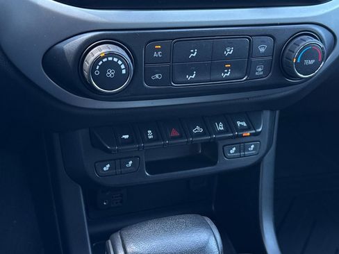 Used 2021 Chevrolet Colorado LT w/ Safety Package RWD image 23