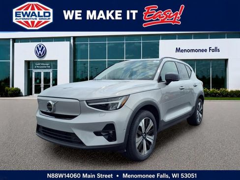 Used 2023 Volvo XC40 Recharge Plus AWD/4WD image 3