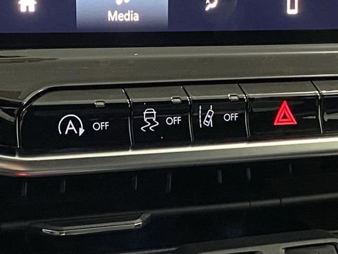 New 2025 Jeep Compass Latitude w/ Sun & Sound Group image 28