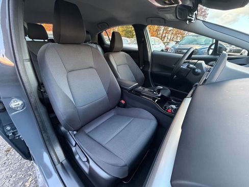 Used 2025 Toyota Prius LE image 34