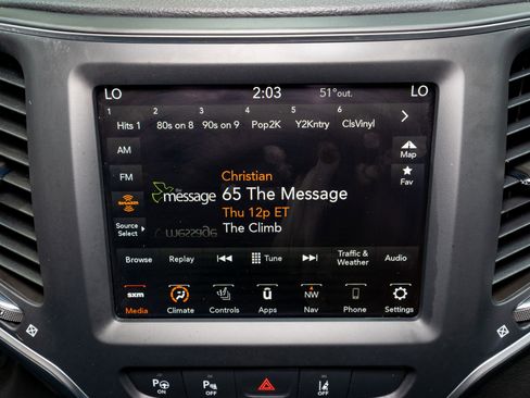 Used 2023 Jeep Cherokee Altitude Lux w/ Lux Elite Package AWD/4WD image 19