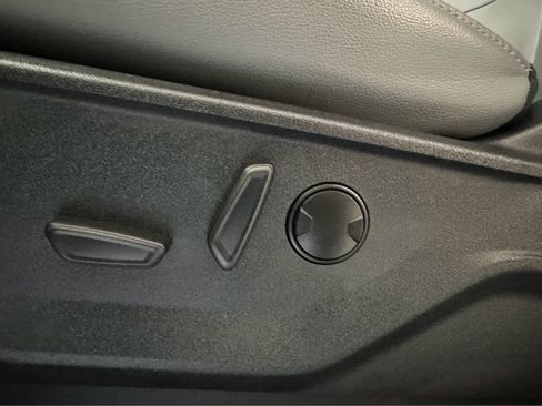 Used 2025 Ford F150 Lightning Flash AWD/4WD image 13