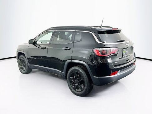 Used 2023 Jeep Compass Latitude image 5