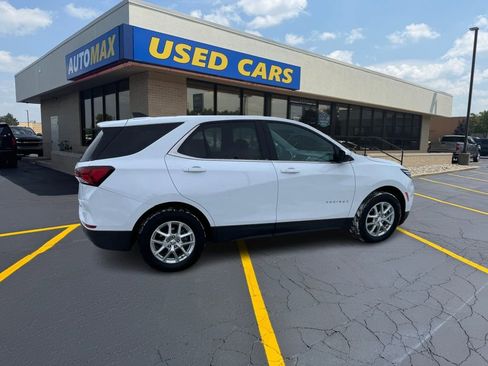 Used 2023 Chevrolet Equinox LT image 2