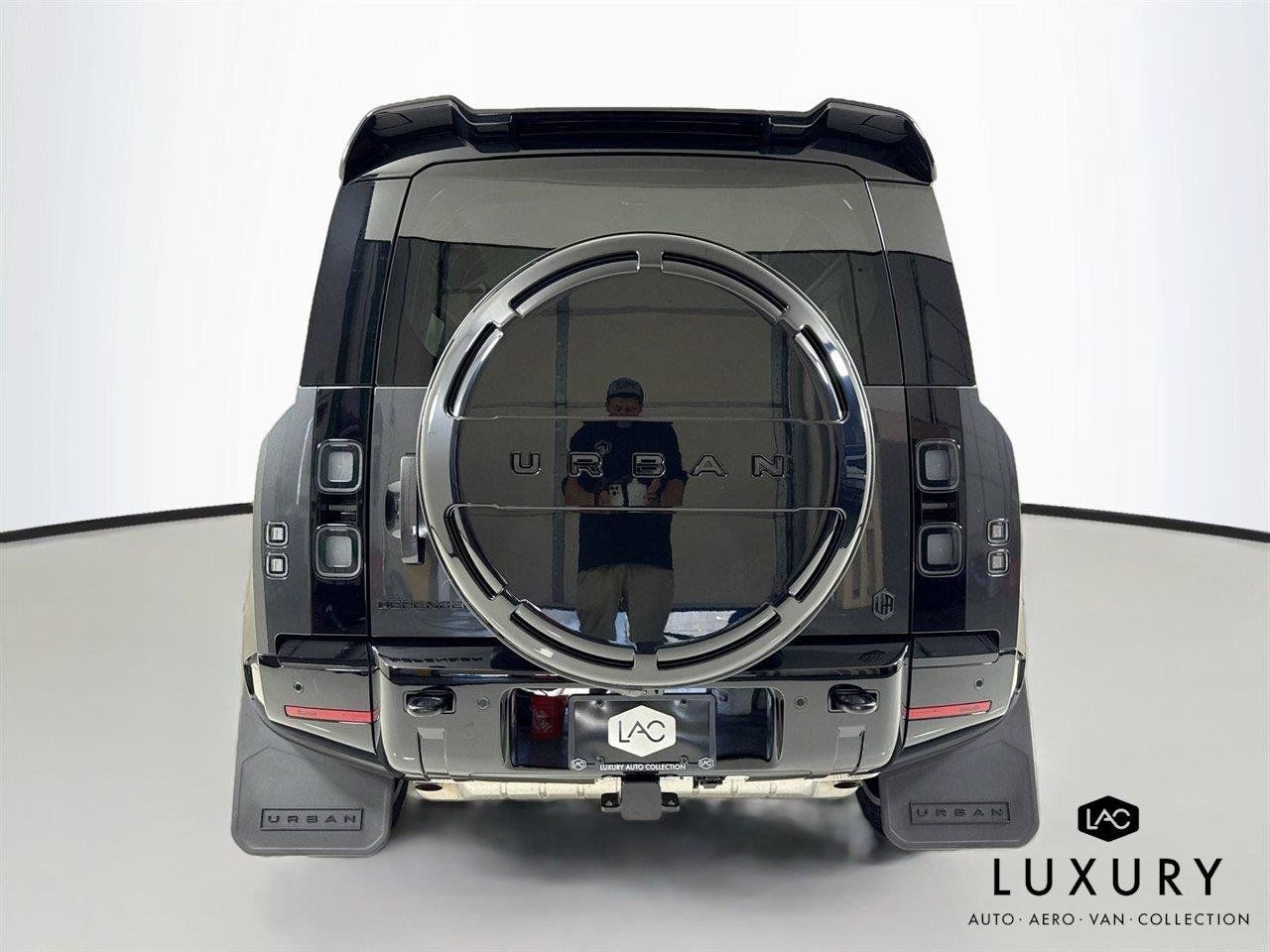 Used 2026 Land Rover Defender 110 X-Dynamic SE AWD/4WD image 7