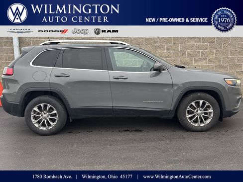 Used 2021 Jeep Cherokee Latitude Lux FWD image 1