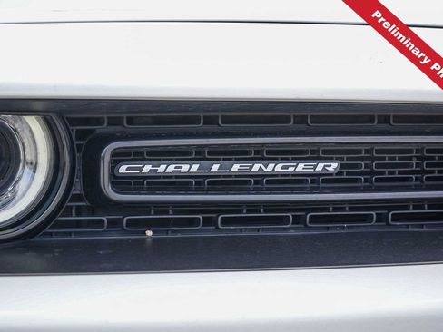 Used 2020 Dodge Challenger SXT RWD image 5
