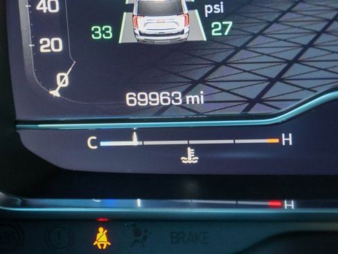 Used 2022 GMC Yukon XL SLT image 38