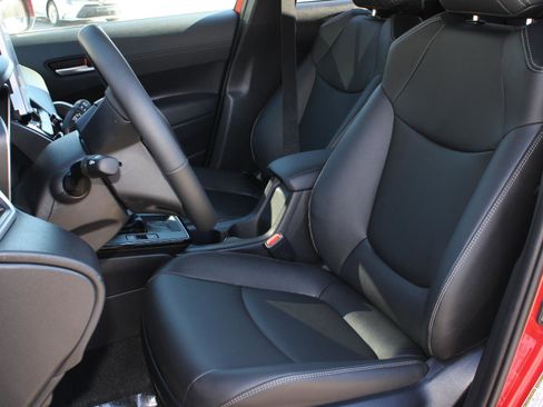 Used 2026 Toyota Corolla Cross XLE image 17