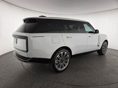 New 2026 Land Rover Range Rover Long Wheelbase SE AWD/4WD image 2