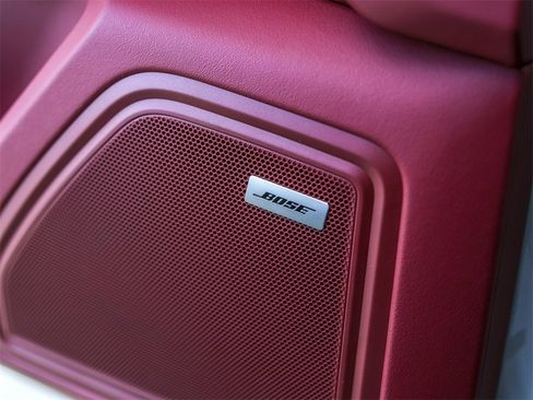 Certified 2023 Porsche Macan S image 32