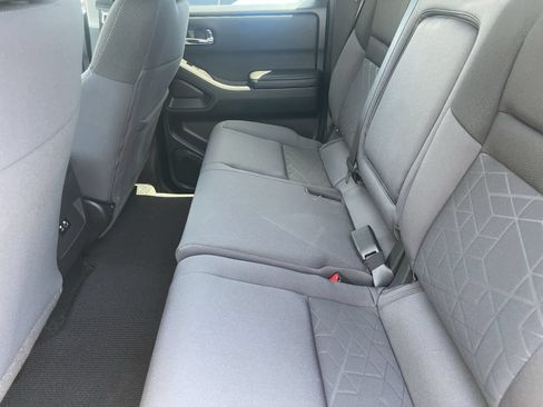 Used 2026 Nissan Frontier SV w/ Tow Package RWD image 9