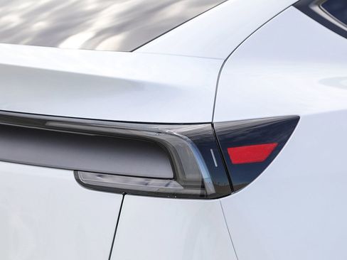 Used 2026 Tesla Model Y Long Range image 9