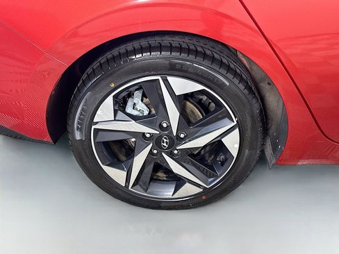 Used 2021 Hyundai Elantra Limited FWD image 33