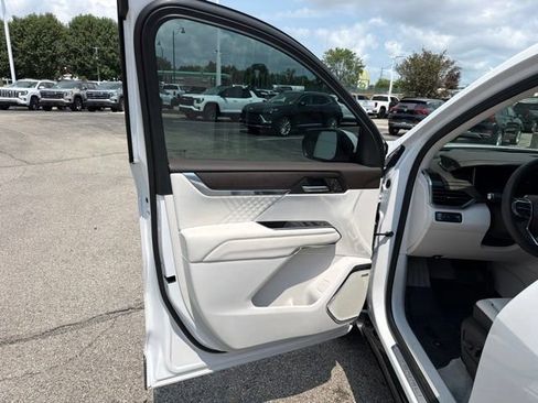 Used 2024 GMC Acadia Denali w/ LPO, Floor Liner Package FWD image 24
