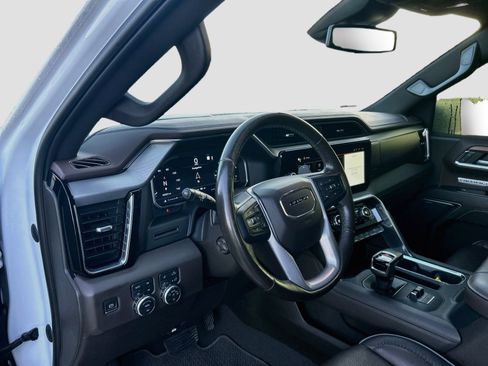 Used 2022 GMC Sierra 1500 Denali AWD/4WD image 9