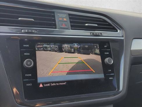 Used 2022 Volkswagen Tiguan SE R-Line FWD image 19