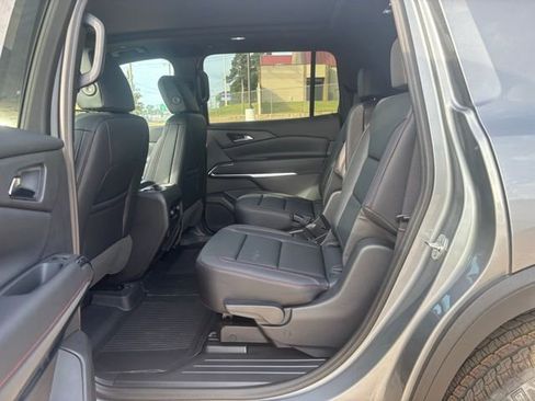 New 2026 Chevrolet Traverse Z71 w/ Driver Confidence Package image 12