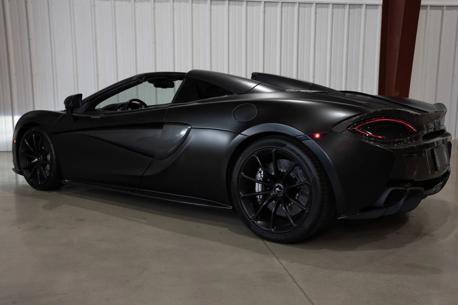 Used 2019 McLaren 570S Spider RWD image 40