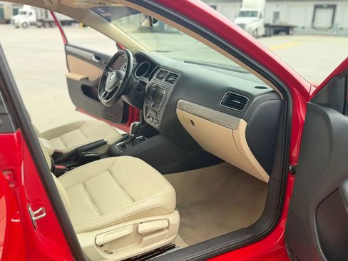 Used 2015 Volkswagen Jetta SE FWD image 24