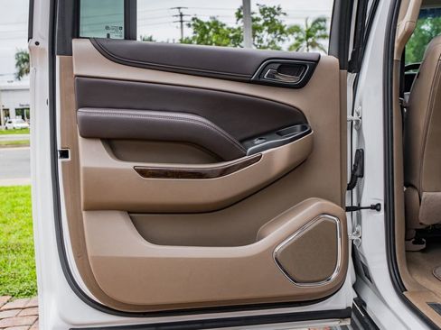 Used 2019 Chevrolet Suburban LT RWD image 35