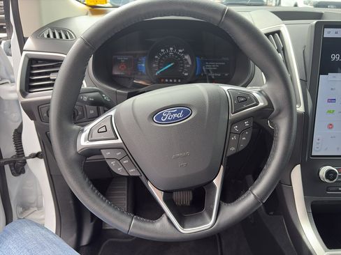 Used 2024 Ford Edge SEL image 12