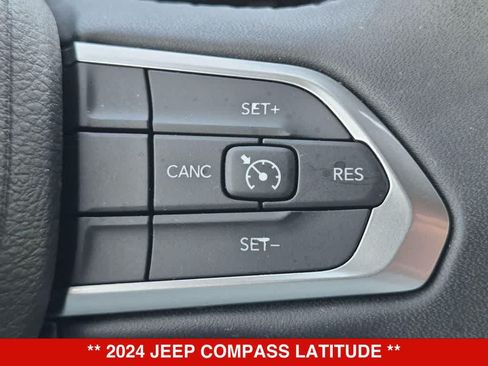 Used 2024 Jeep Compass Latitude AWD/4WD image 23