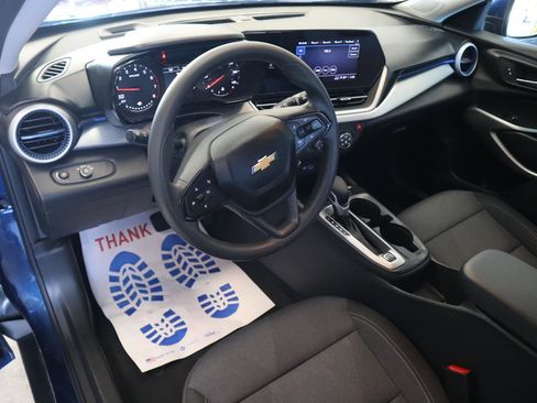 Used 2024 Chevrolet Trax LS w/ LS Convenience Package image 15