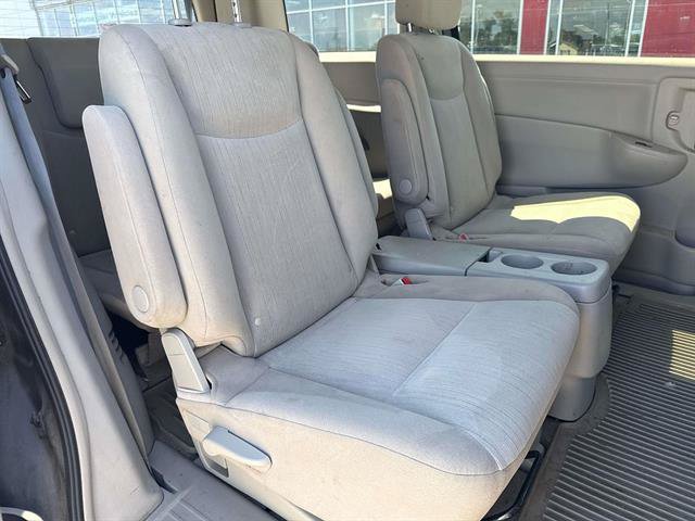 Used 2015 Nissan Quest SV FWD image 9