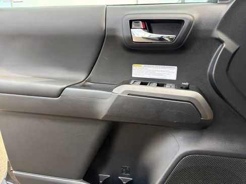 Used 2018 Toyota Tacoma TRD Pro AWD/4WD image 11