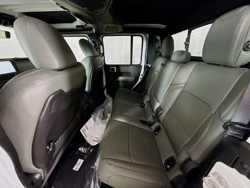 New 2026 Jeep Gladiator Mojave image 23