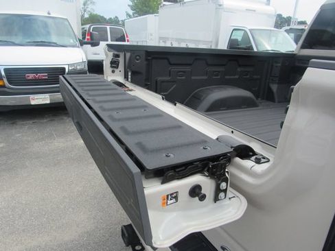 Certified 2026 GMC Sierra 3500 AT4 w/ Technology Package AWD/4WD image 39