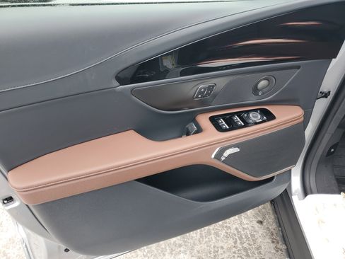 New 2026 Lincoln Nautilus Reserve w/ Jet Appearance Package image 8