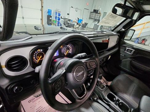 New 2026 Jeep Gladiator Sport AWD/4WD image 13