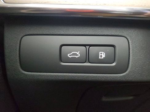 New 2026 Volvo XC90 T8 Plus w/ Protection Package Premier AWD/4WD image 35