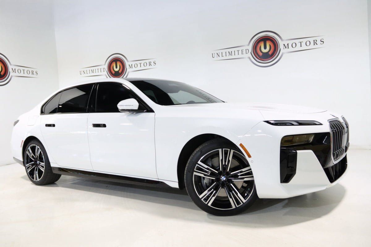Used 2023 BMW 760i xDrive AWD/4WD image 36