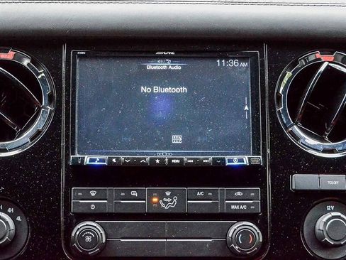 Used 2016 Ford F450 XLT w/ XLT Interior Package image 19