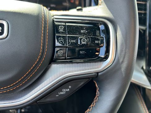 Certified 2023 Jeep Grand Wagoneer L Series III w/ Rear Seat Video Group 1 AWD/4WD image 18