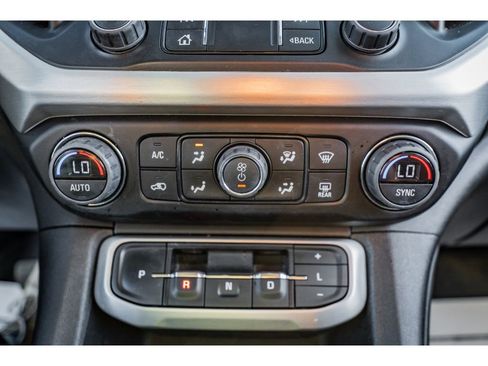 Used 2023 GMC Acadia SLE w/ Driver Convenience Package image 17