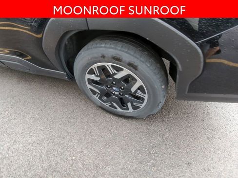 Used 2025 Subaru Forester Premium AWD/4WD image 5